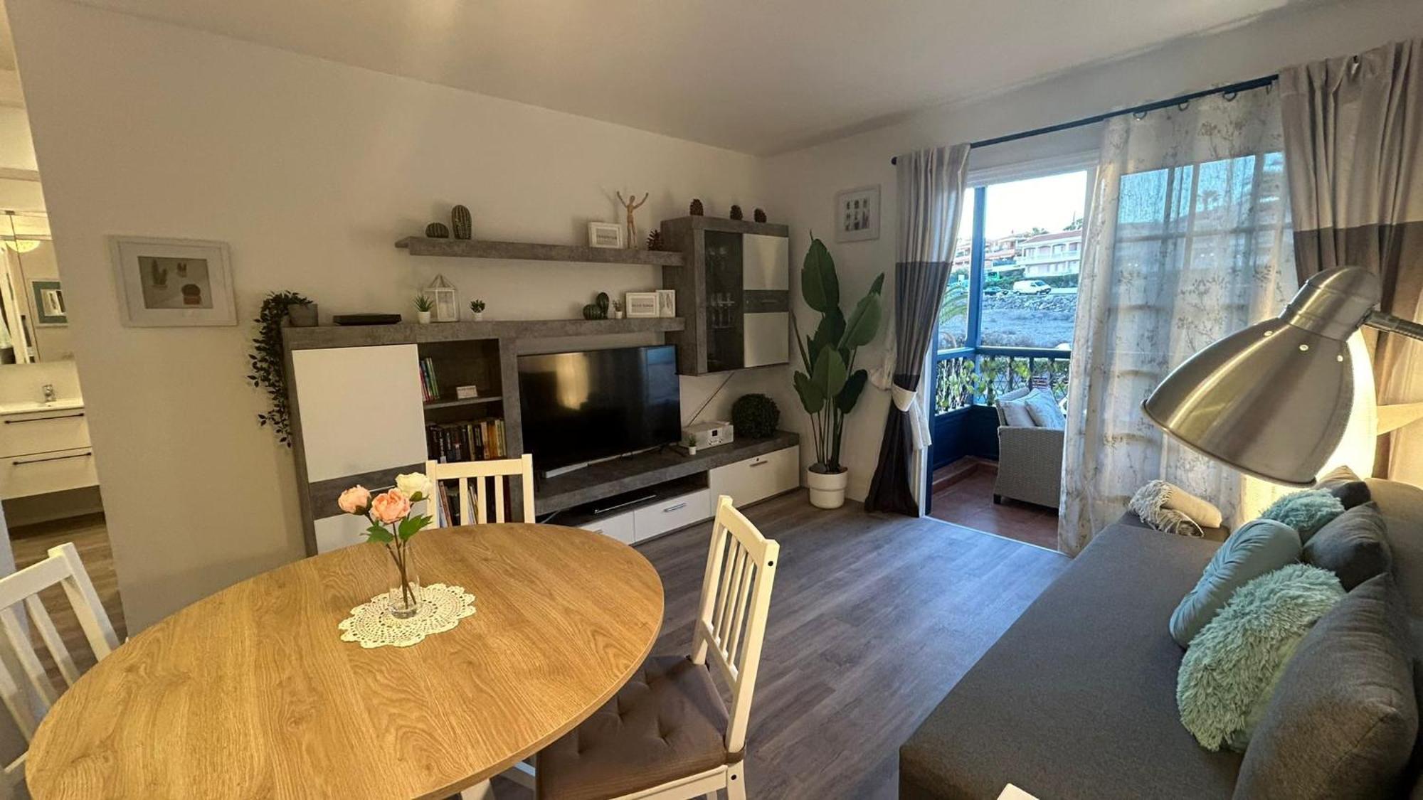 Huebsche Ferienwohnung Mit 2 Schlafzimmern, Pool Und Wlan, Strandnaehe Callao Salvaje Esterno foto